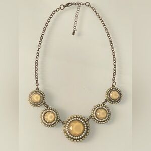 Elegant Gold and Cream Necklace in a little condition but still wearable ☺️